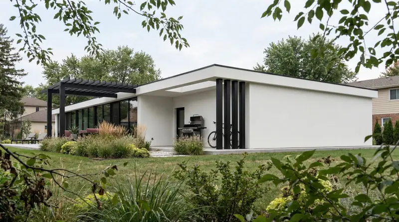 Dom parterowy 147 m² — ogród i taras z pergolą
